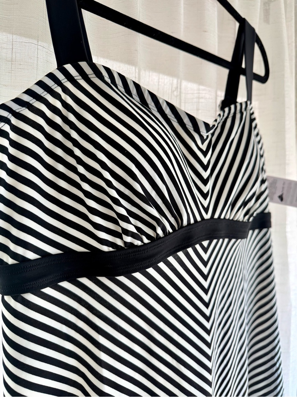 NWT Athleta Stripe Pura Swim Dress Black White Chevron - Picture 5 of 12